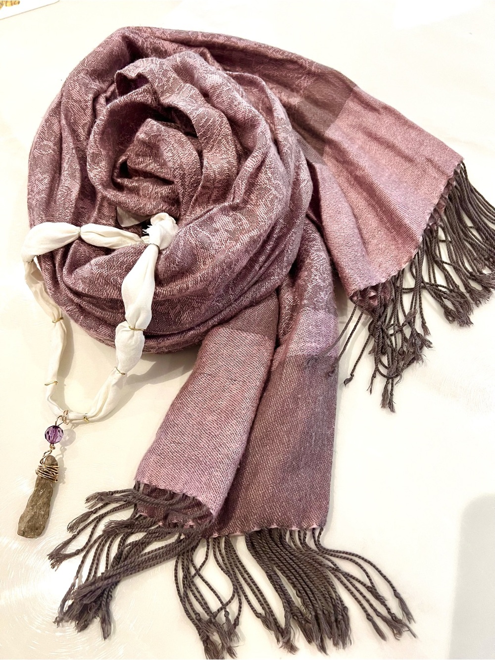 Pashmina mauve paisley scarf